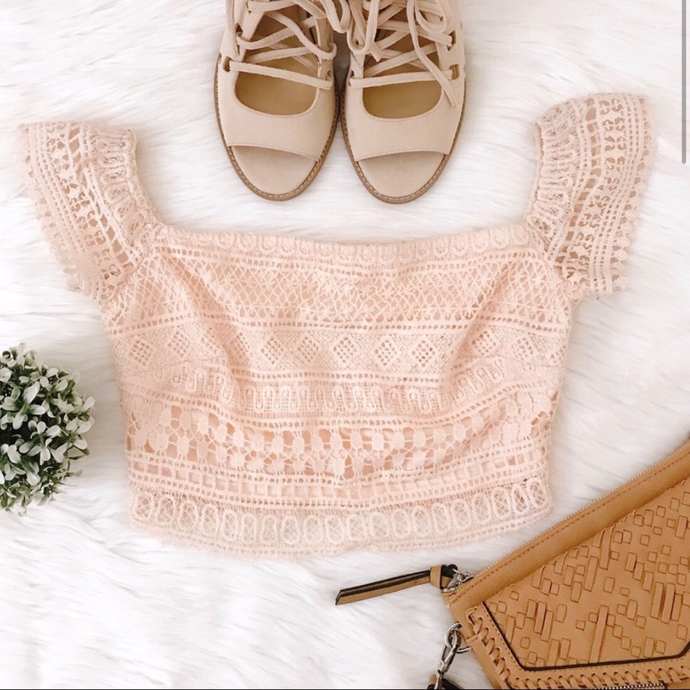 🌸 Leith Lace Off the Shoulder Crop Top